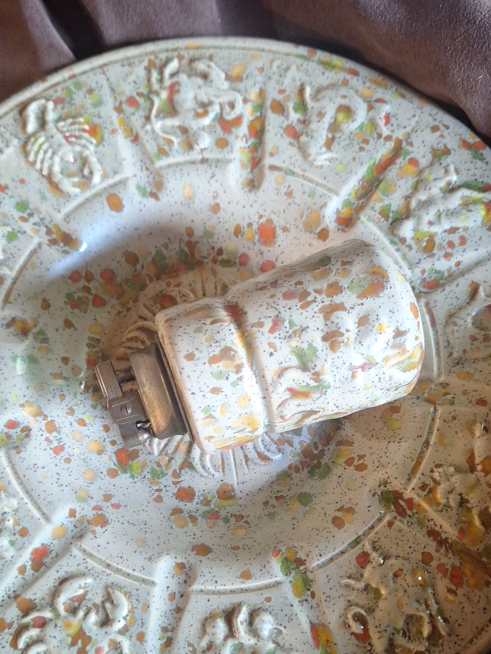Vintage Artistic Ceramic Plate (ashtray) - Picture 3 of 12